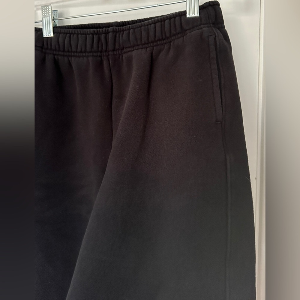 Black Wide-Leg Aerie Sweatpants - Picture 2 of 3